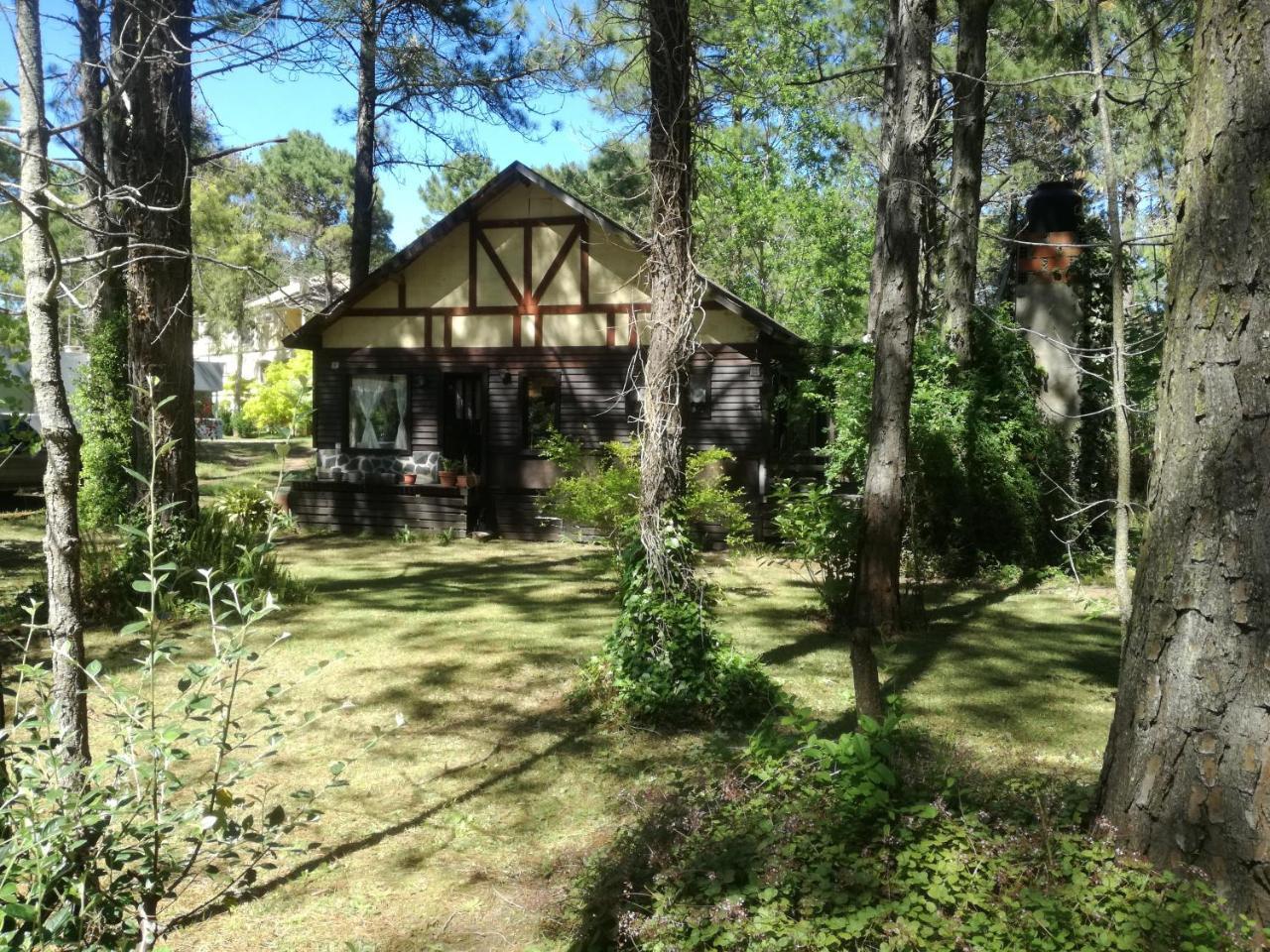 Cabana En Carilo Villa Exterior photo